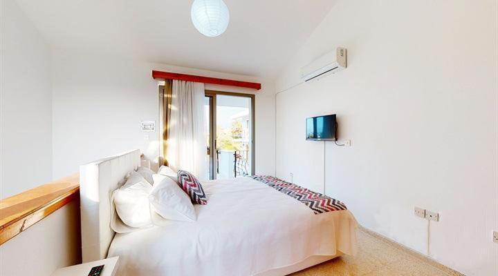 Templos Homes كيرينيا المظهر الخارجي الصورة